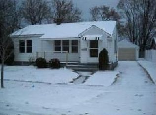 244 10th St, Manistee, MI 49660