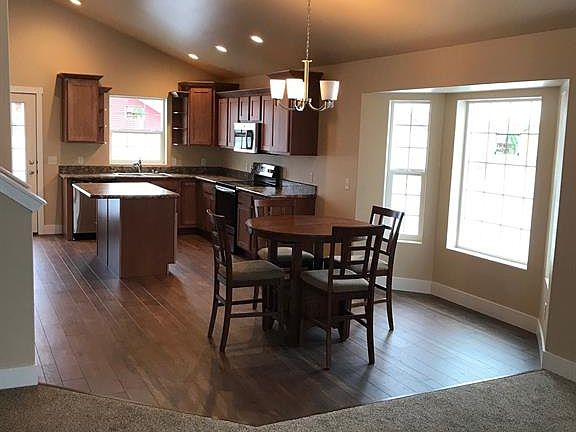 3rd image of 2223 Sturnella Ln