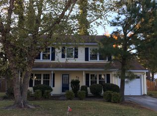 52 Sandy Lake Dr, Hampton, VA 23666