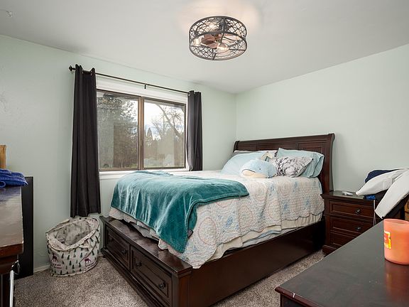 2nd image of 1000 Lawrence Ln