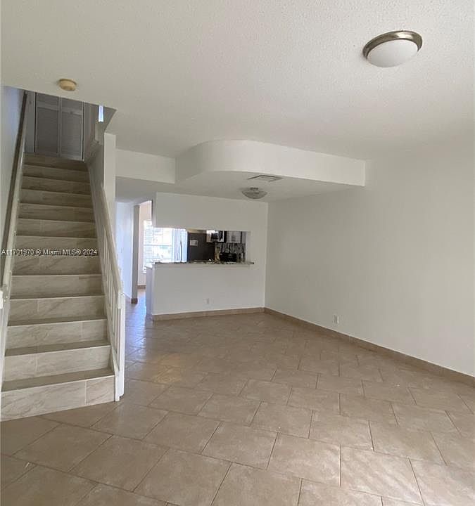 1st image of 16670 Hemingway Dr
