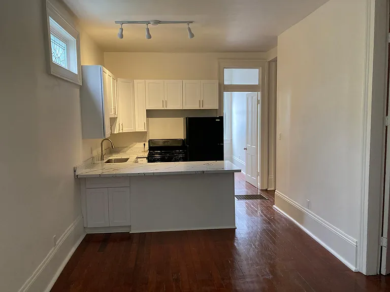 4223 Prytania St #B — Photo 2