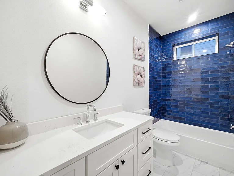 2212 Lou Ellen Ln #C — Photo 9