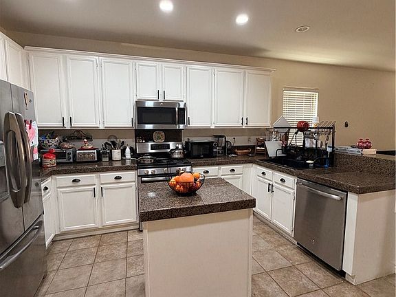 3rd image of 1434 Granada Way