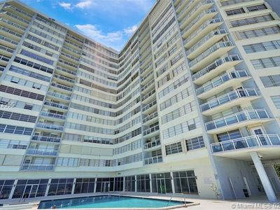 7135 Collins Ave APT 1121, Miami Beach, FL, 33141
