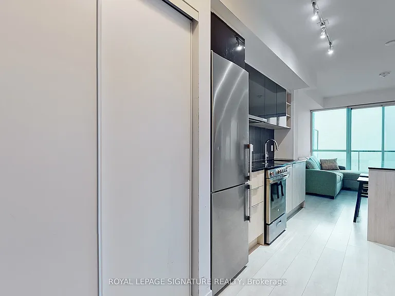 31 Tippett Rd #1517 — Photo 12