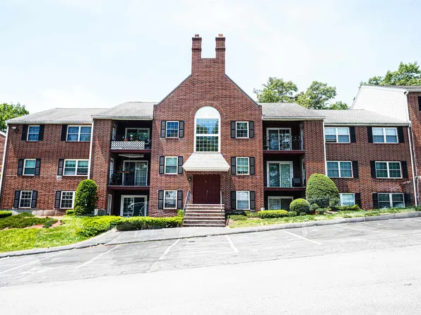 7 Louisburg Sq APT 2, Nashua, NH 03060