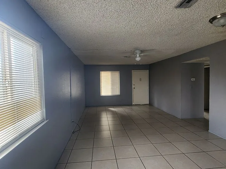 4610 Elk Springs Ave — Photo 6