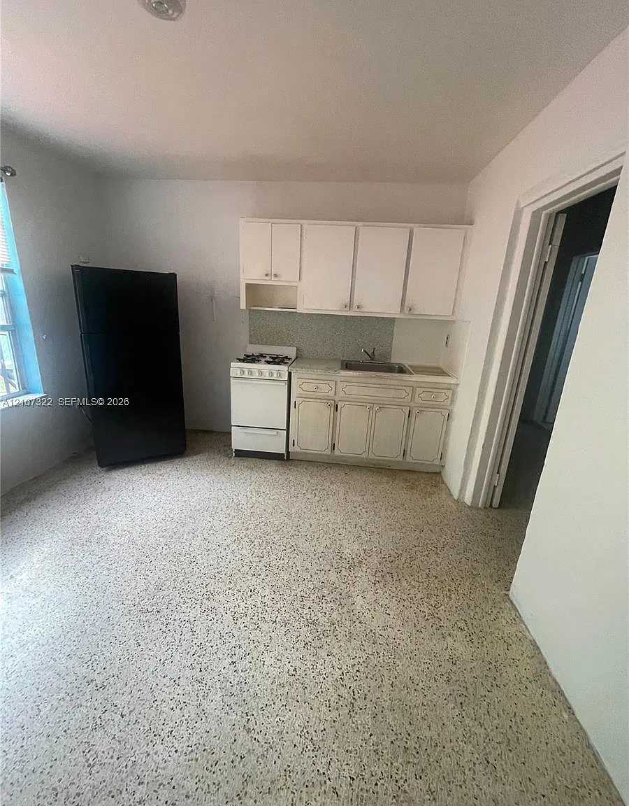 Lawrence Estate Land Co — Photo 1
