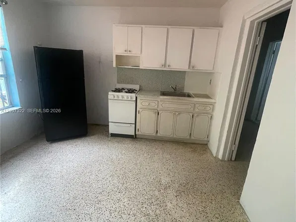 1055 SW 4th St #C, Miami, FL 33130