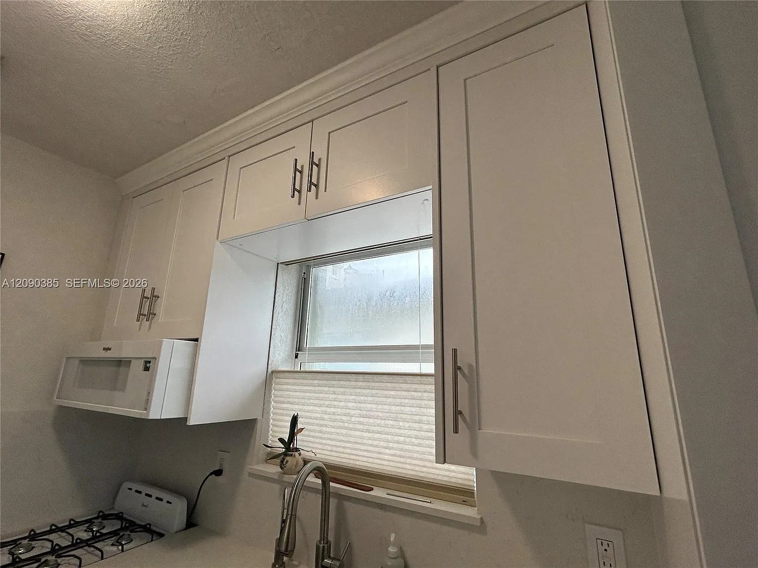 210 Mendoza Ave Condo — Photo 4