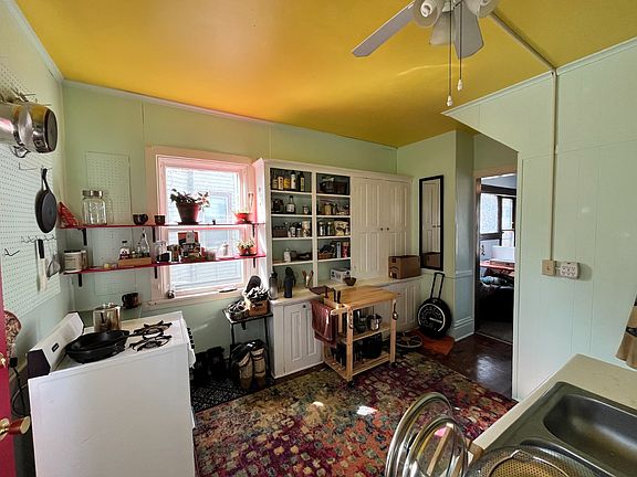 2nd image of 1601 Adams St #2