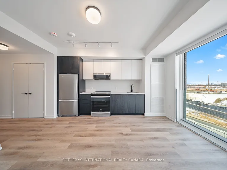 5 York Rd #703 — Photo 6