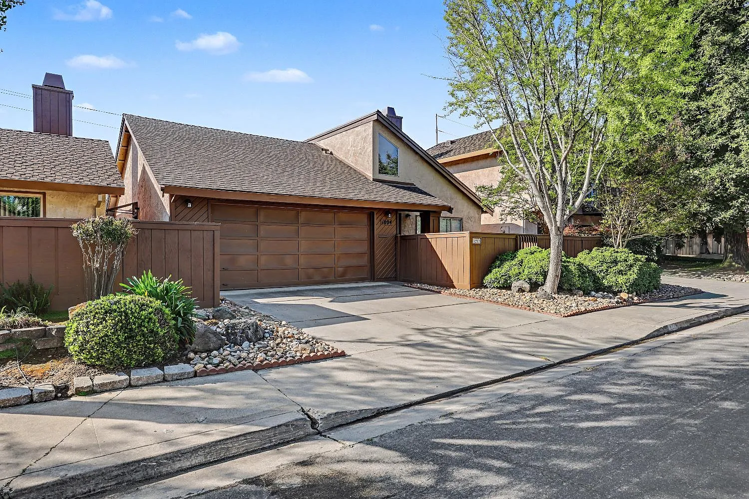 1804 Laurel Oak Dr photo 1