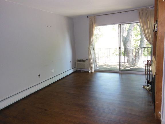 4th image of 735 Grove Dr APT 213