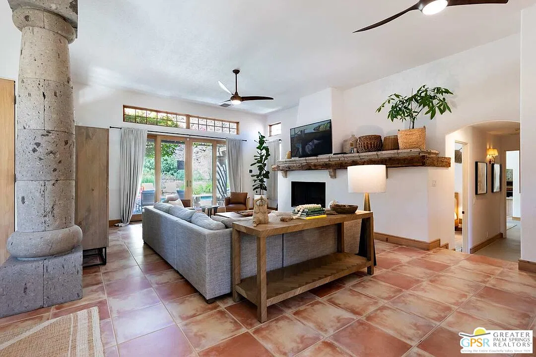 5 bed, 4.0 bath, 3129 sqft, $22,200 — Photo 3