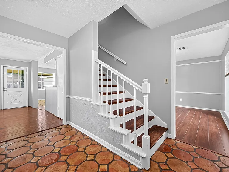 5703 Green Timbers Dr — Photo 7
