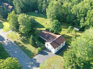 41 Acadia St, Dexter, ME 04930