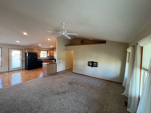 2nd image of 25 Edgewood Dr