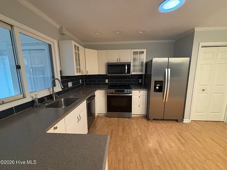55 Salem Dr — Photo 3