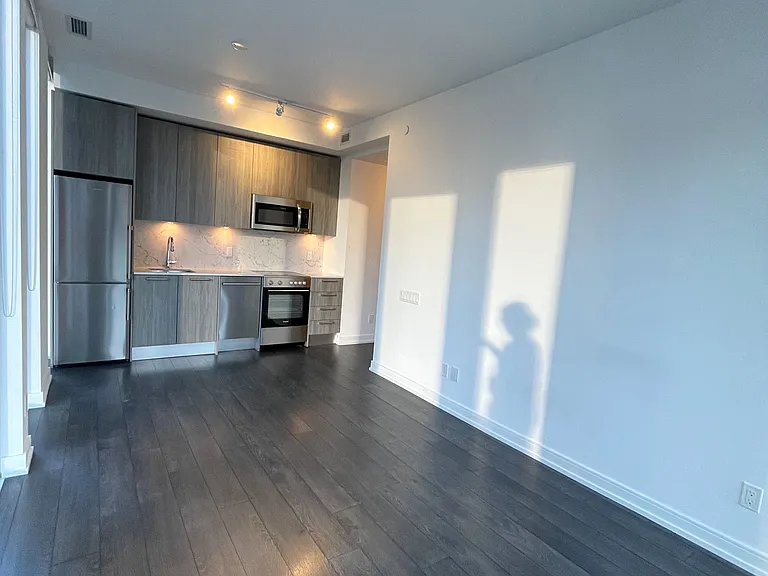 28 Wellesley St E #1207 — Photo 4