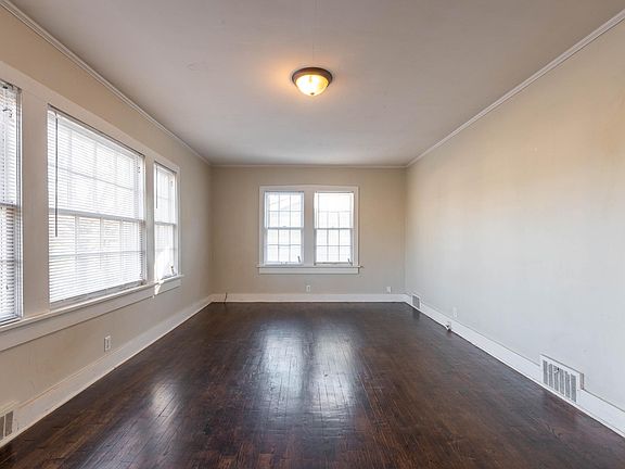 4th image of 1404 E Walnut St