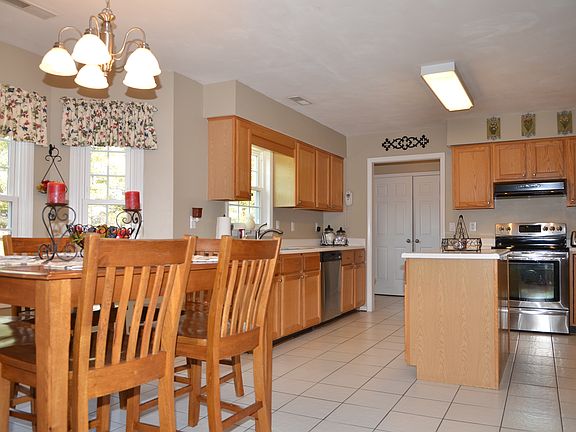 4th image of 1880 Mulholland Cir