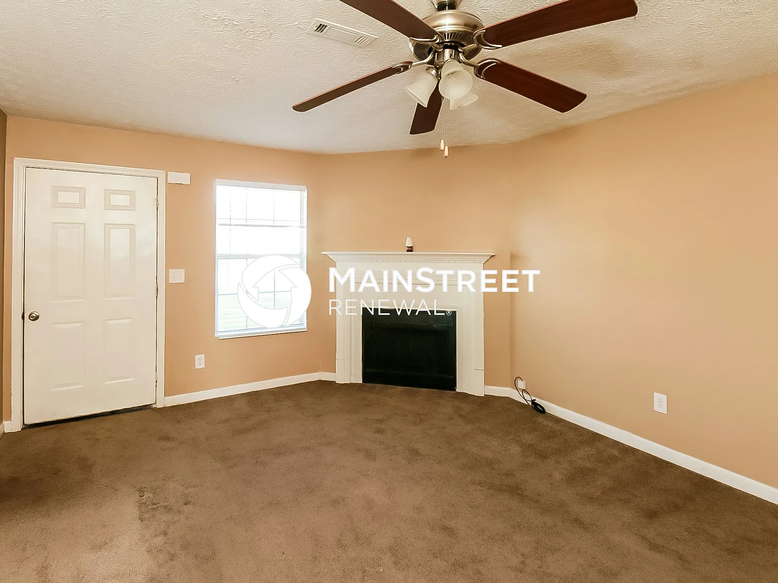 9439 Sleepy Hollow Ln — Photo 2