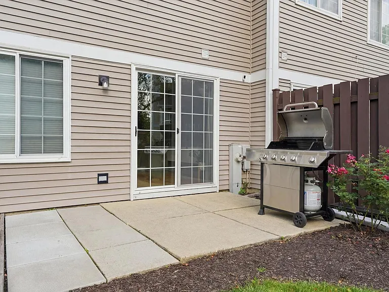 935 Concord Ct #935 — Photo 28