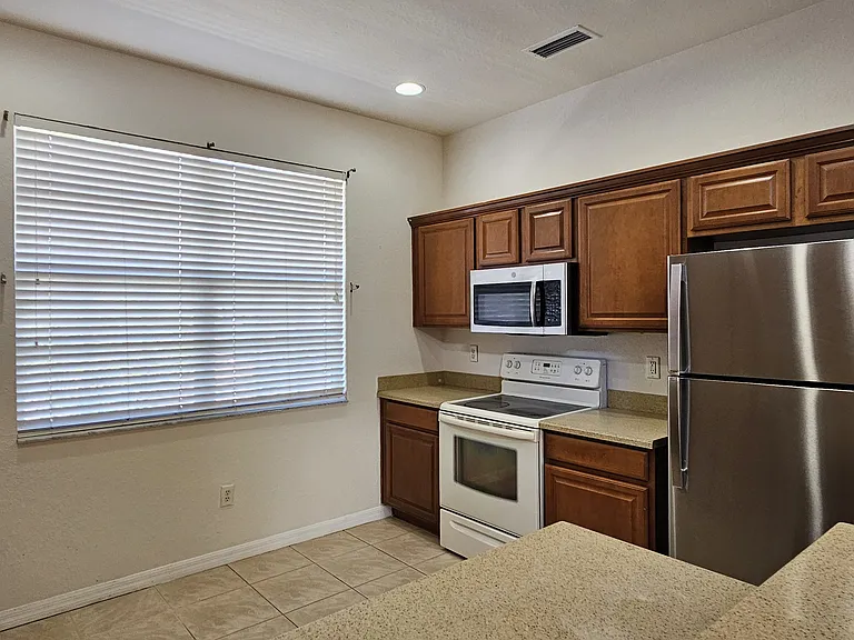 1224 Summergate Dr — Photo 8