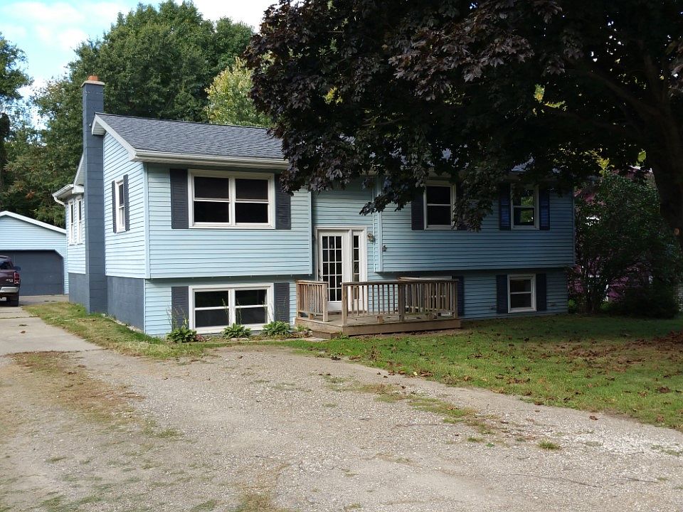 1st image of 572 Richardson Dr