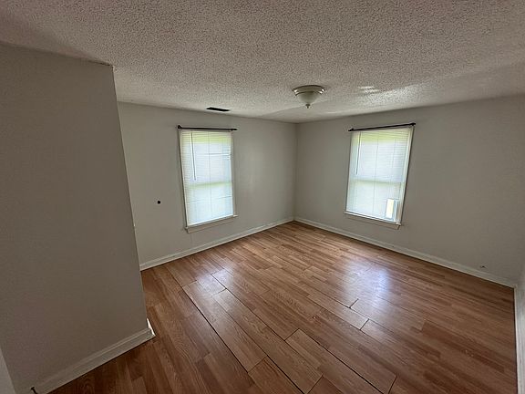 4th image of 1333 Fork Hill Rd