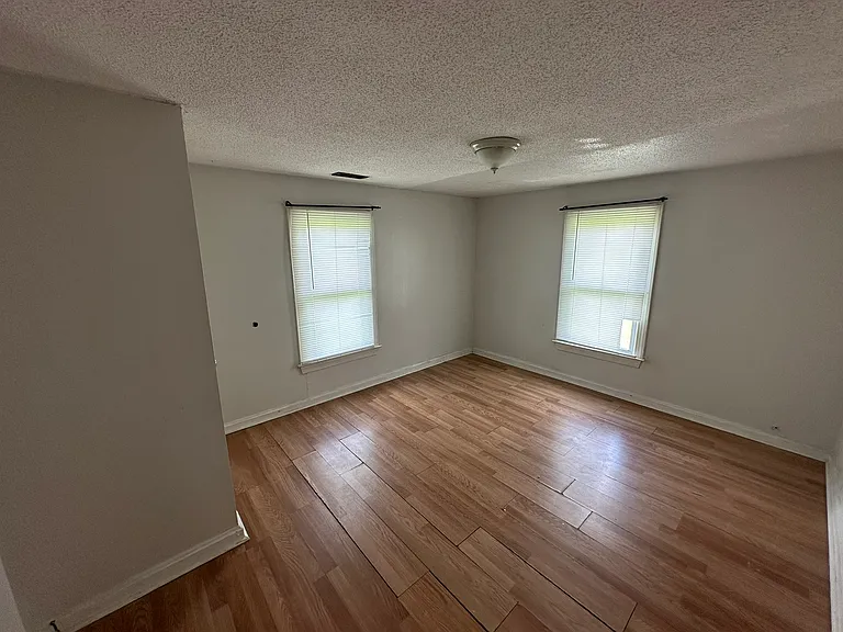 1333 Fork Hill Rd — Photo 4
