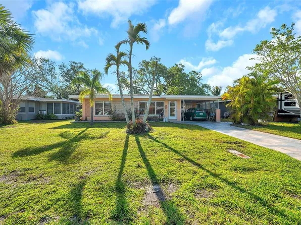 2481 Del Rio Way, Dunedin, FL 34698