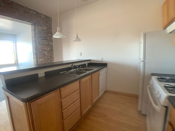 5th image of 624 E Ogden Ave APT 302
