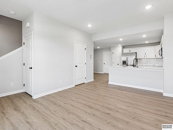5th image of 4765 E 21st Ave