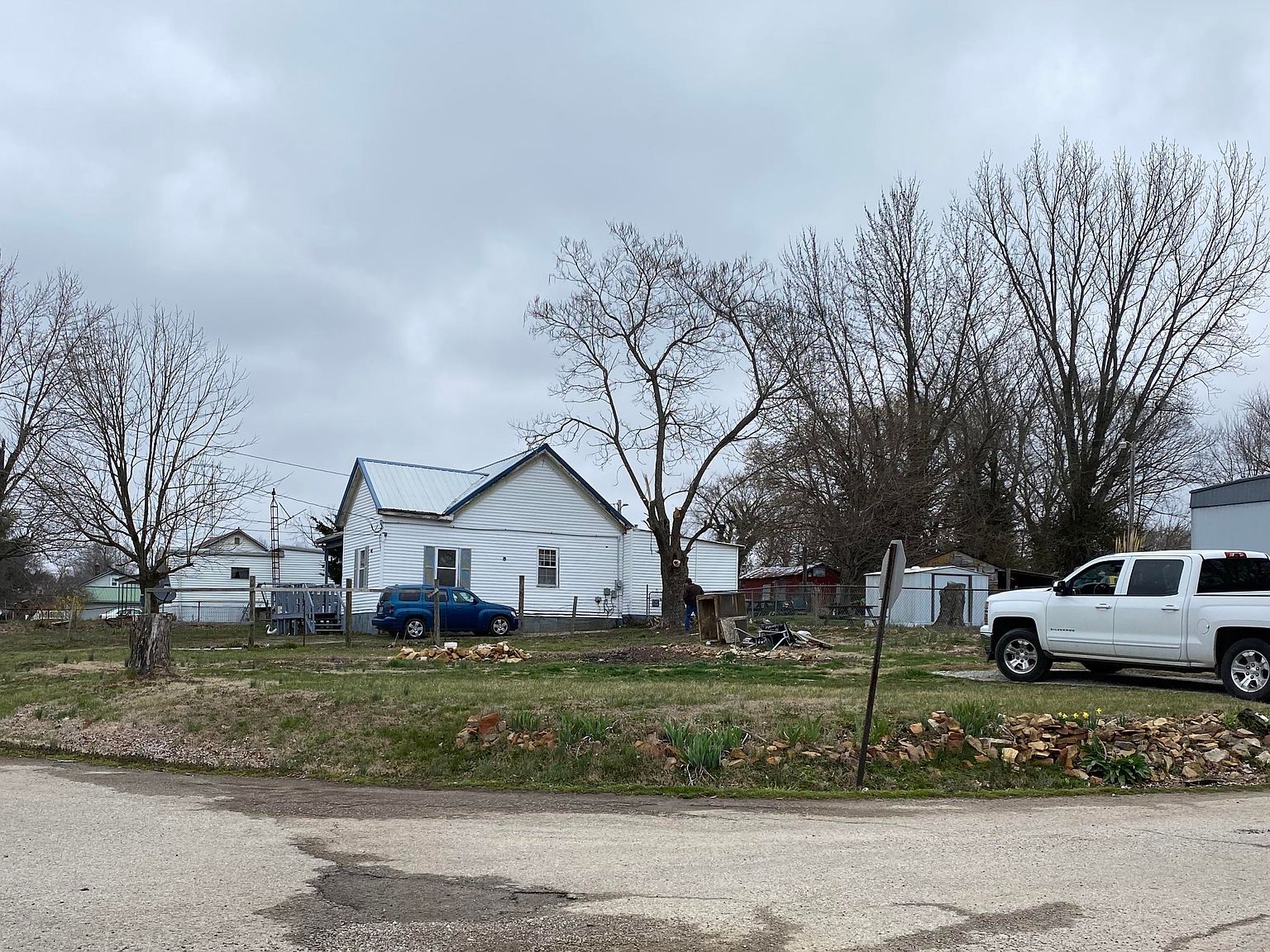 704 Elm St, Cloverport, KY 40111 Zillow