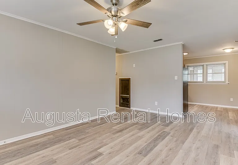 3330 Young Forest Dr — Photo 8