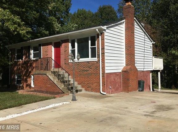 2nd image of 4920 Lombard Ln