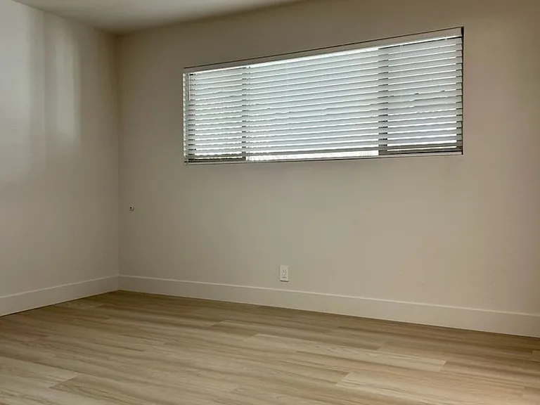 329 Dawn Ct — Photo 14