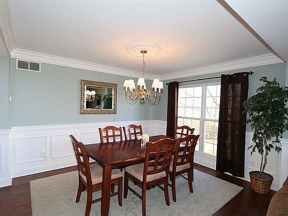 3rd image of 4721 Brookfield Ct
