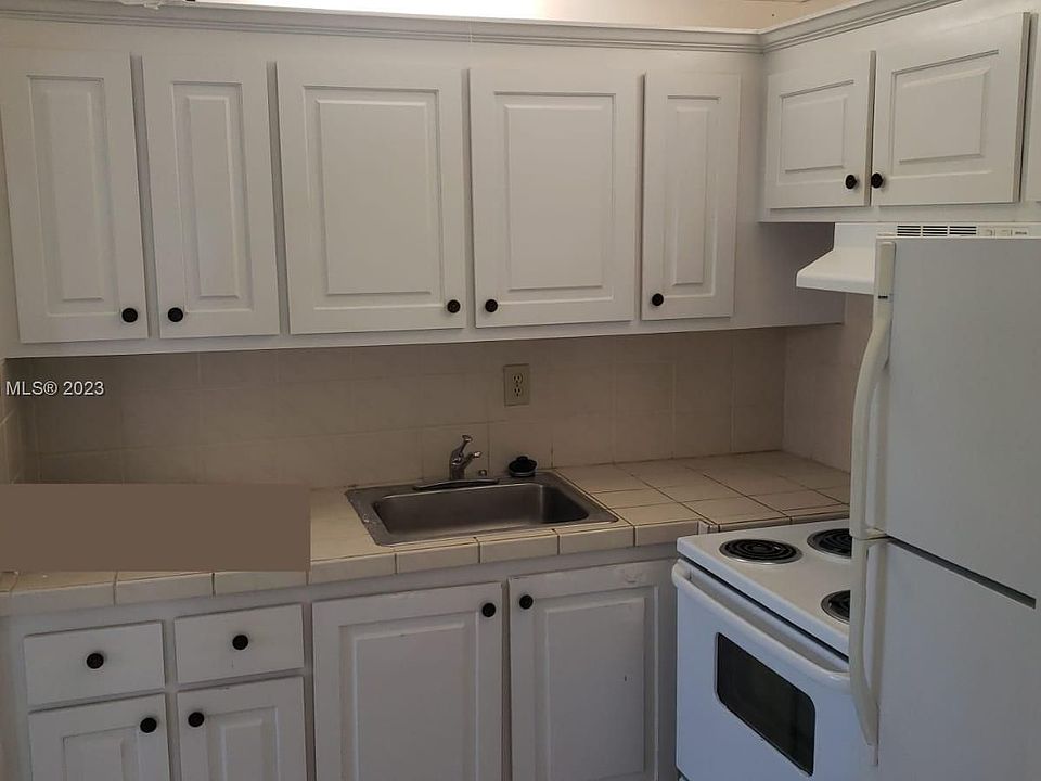 1st image of 200 Norwich #I