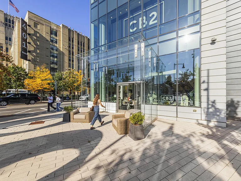 Pierce Boston — Photo 30