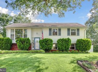 14613 Baugher Dr, Centreville, VA 20120