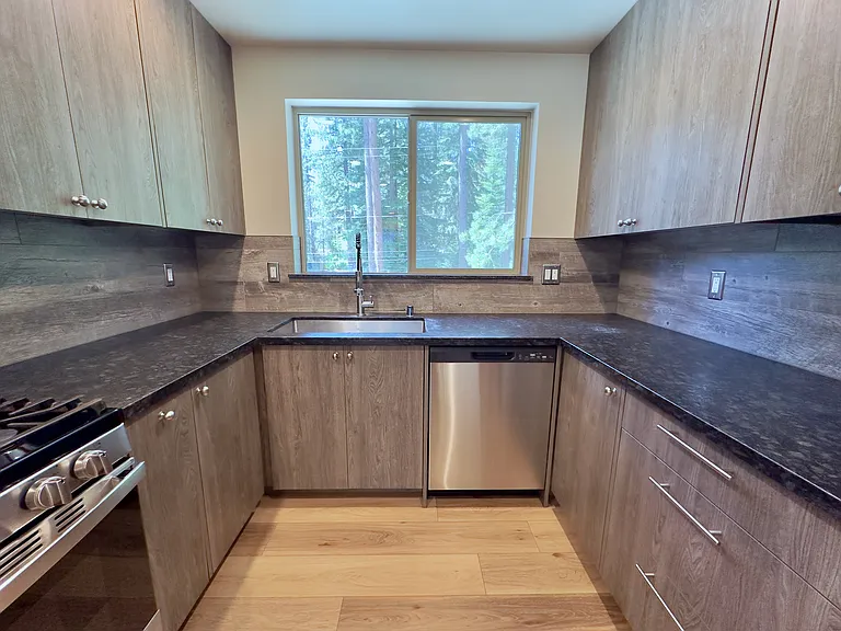 871 Glorene Ave #B — Photo 8