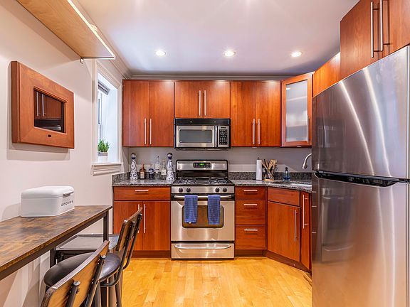 5th image of 52 Cooper St APT 1