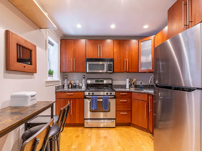 52 Cooper St #1 — Photo 5