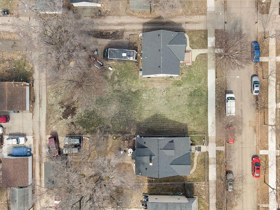 1st image of 1815 Queen Ave N