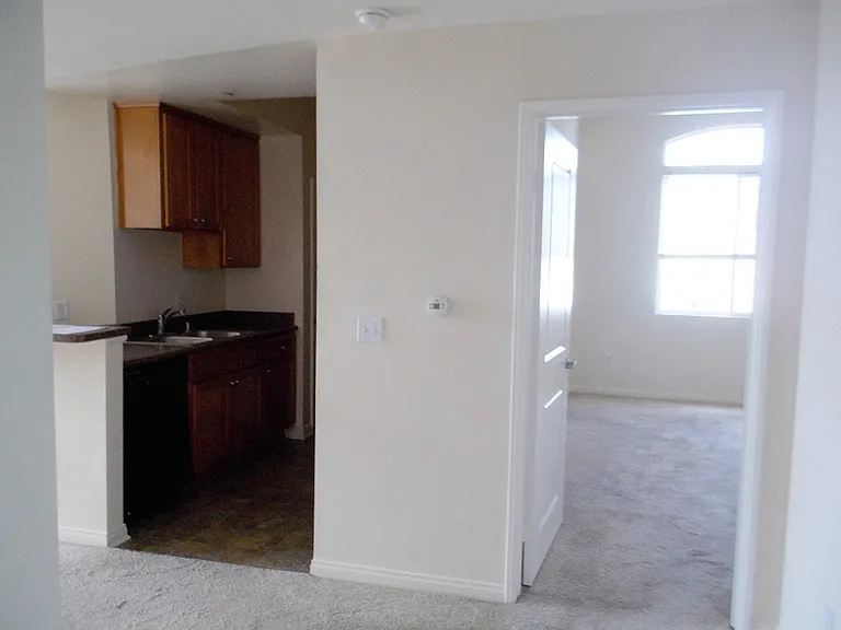 Lido Apartments - 2810 S Sepulveda — Photo 28