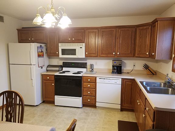 2nd image of 577 James Dr